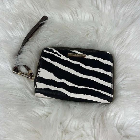 Stella & Dot Black & White Zebra Chelsea Tech Zip Around Wallet - Picture 1 of 7